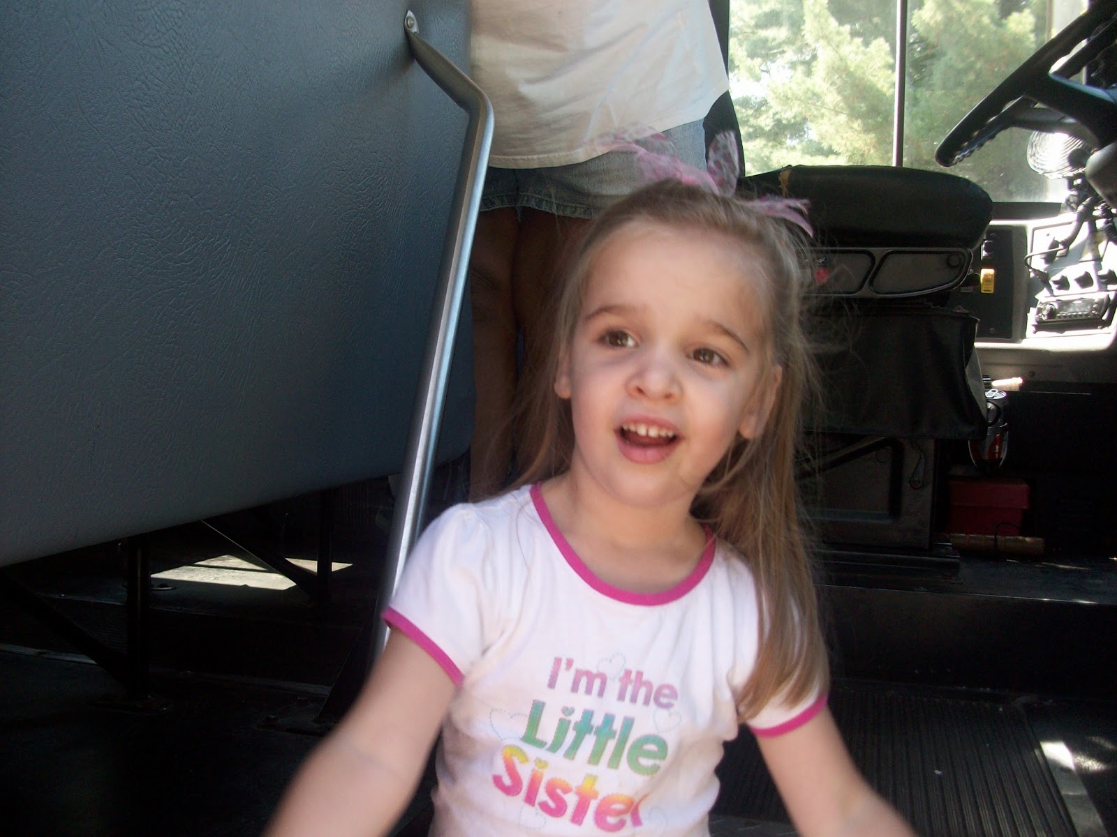 Why I Wave Goodbye To My Daughters With Autism The Mighty