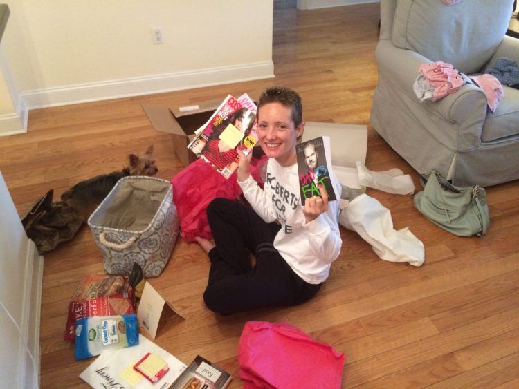 Jessica Sliwerski holding magazines