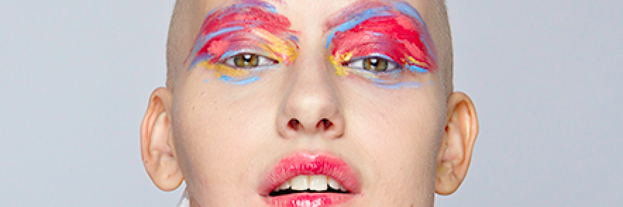 Model’s Stunning Photos After Losing Jaw to Cancer Reflect Resilience, Love