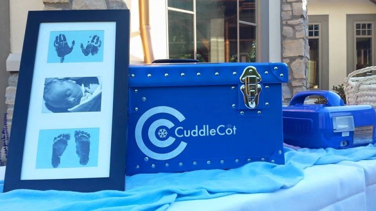 Cuddle Cot cooling crib