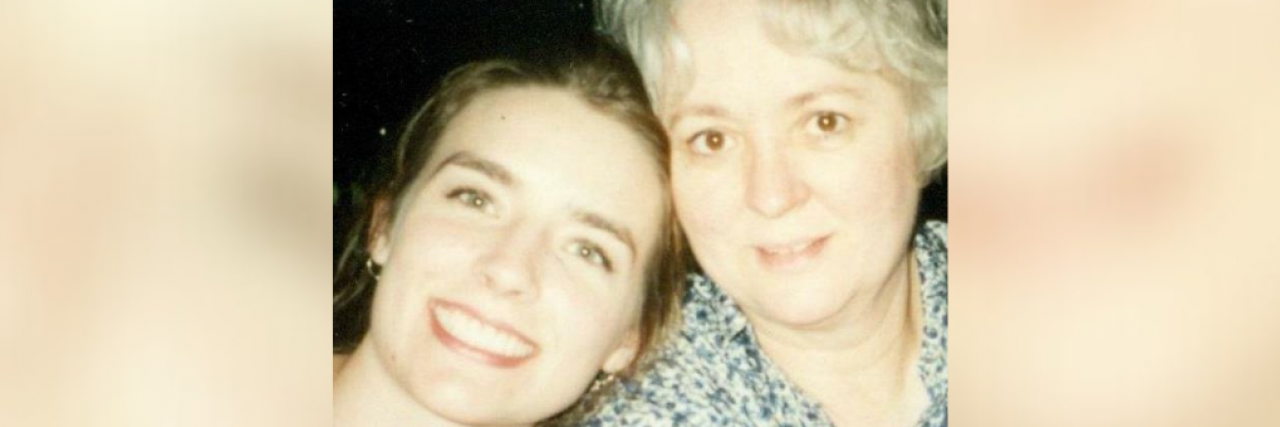 When 2 Strangers Cried With Me Over the Loss of My Mother Woman with her mother