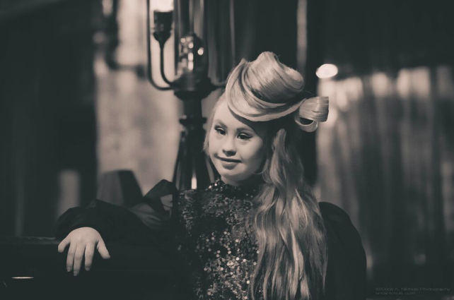 Madeline Stuart Down Syndrome Model In Caspian Fashion Week The Mighty 