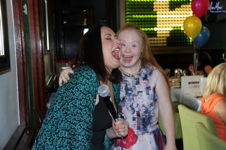 Madeline Stuart Down Syndrome Model In Caspian Fashion Week The Mighty 