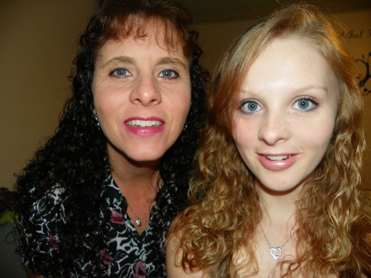 cheyanne perry with her mom