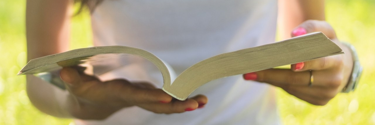Things That Did and Didn’t Help Me With My Anxiety woman reading a book