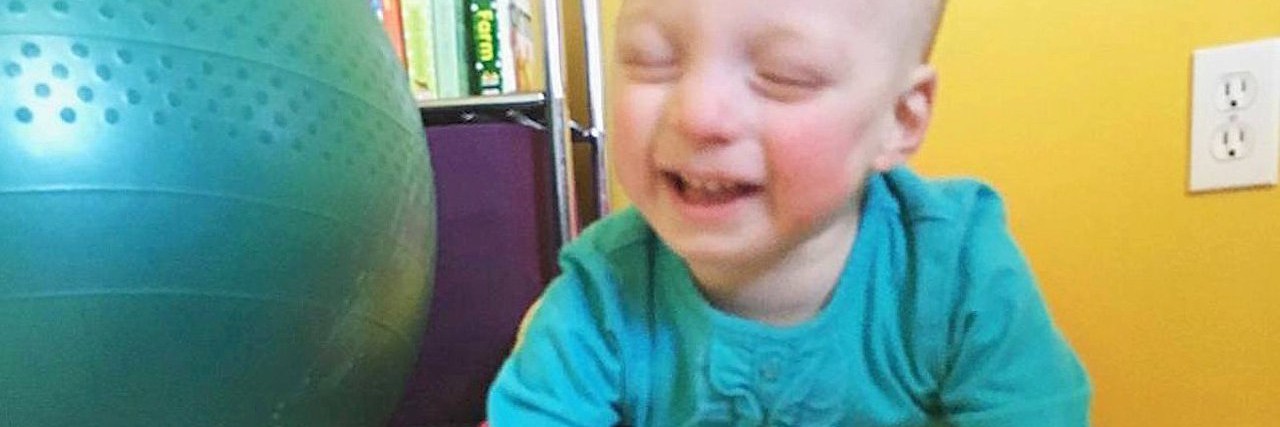 My Daughter With 2 Rare Diagnoses Sat Up on Her Own Brittany Gummere’s daughter, E