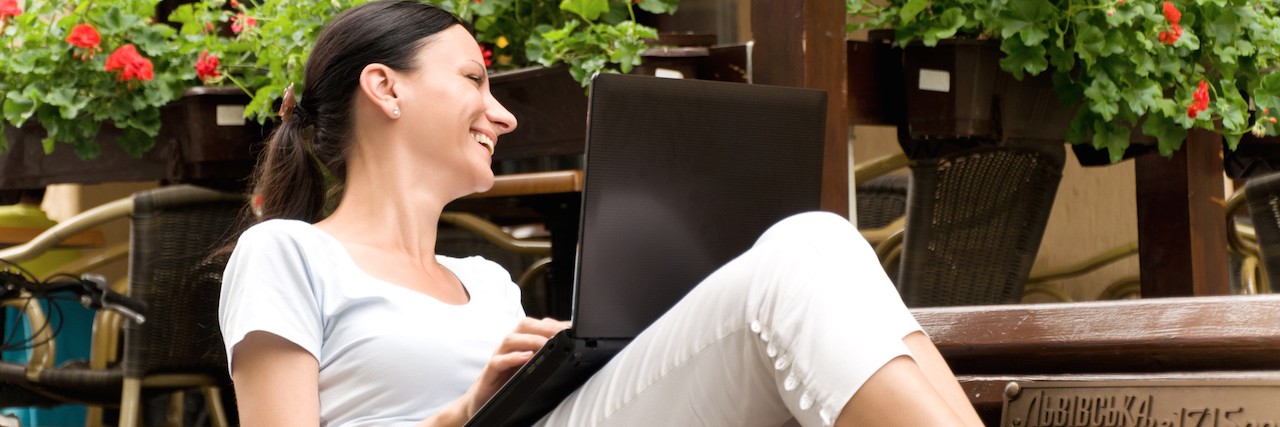 Trying Online Dating With A Chronic Illness successful woman working freelance