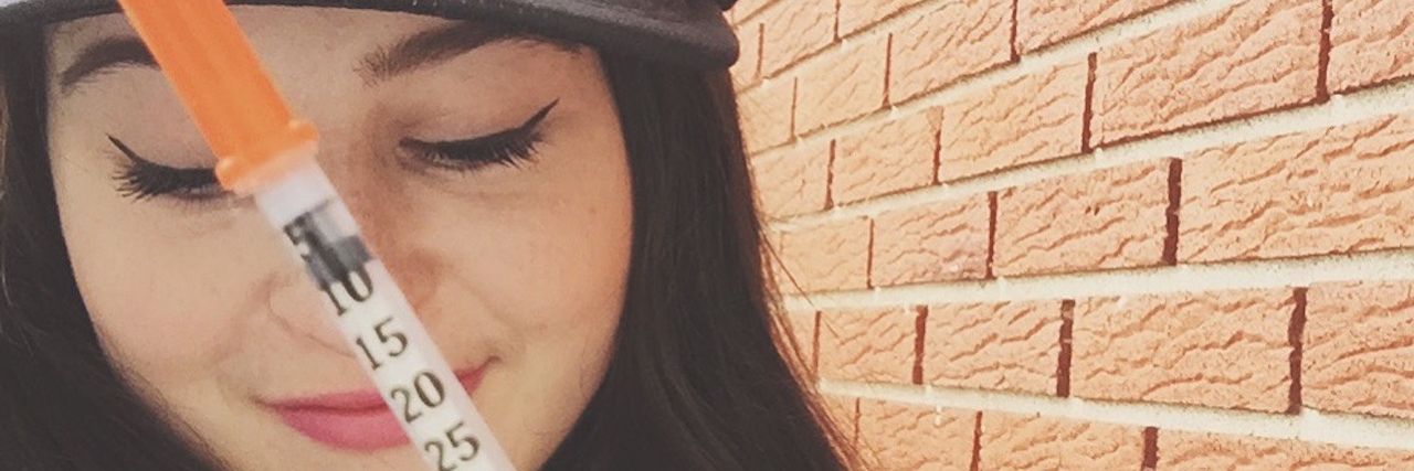What a Person With Type 1 Diabetes Wants You to Know woman checking her insulin