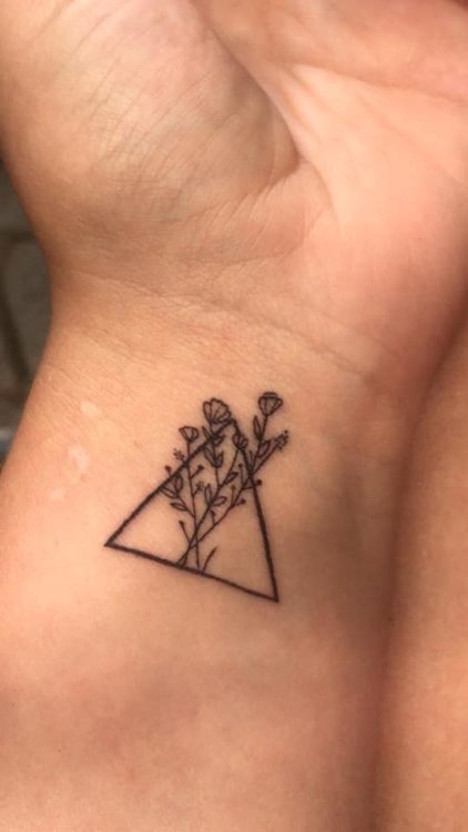 38 Small Meaningful Tattoos That Are Permanent Reminders