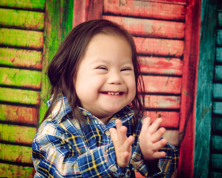 Little girl clapping