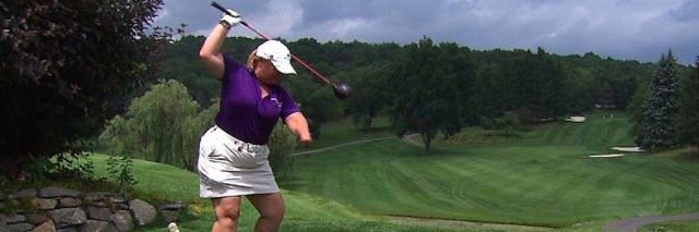 Gianna Rojas golfing