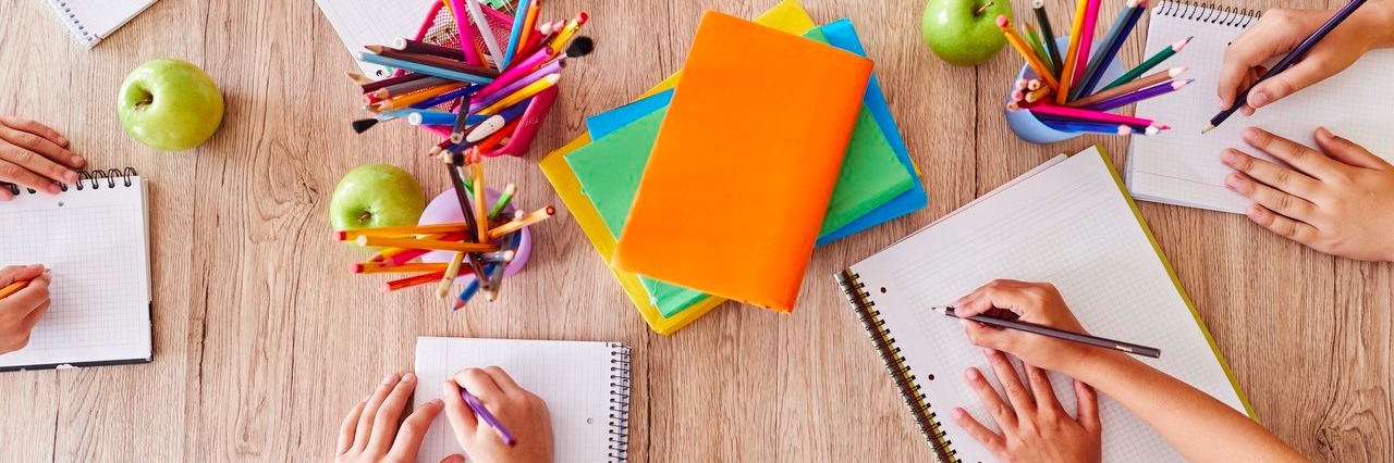 Sensory Processing Disorder: A Letter to My Daughter’s Teacher busy students over one table