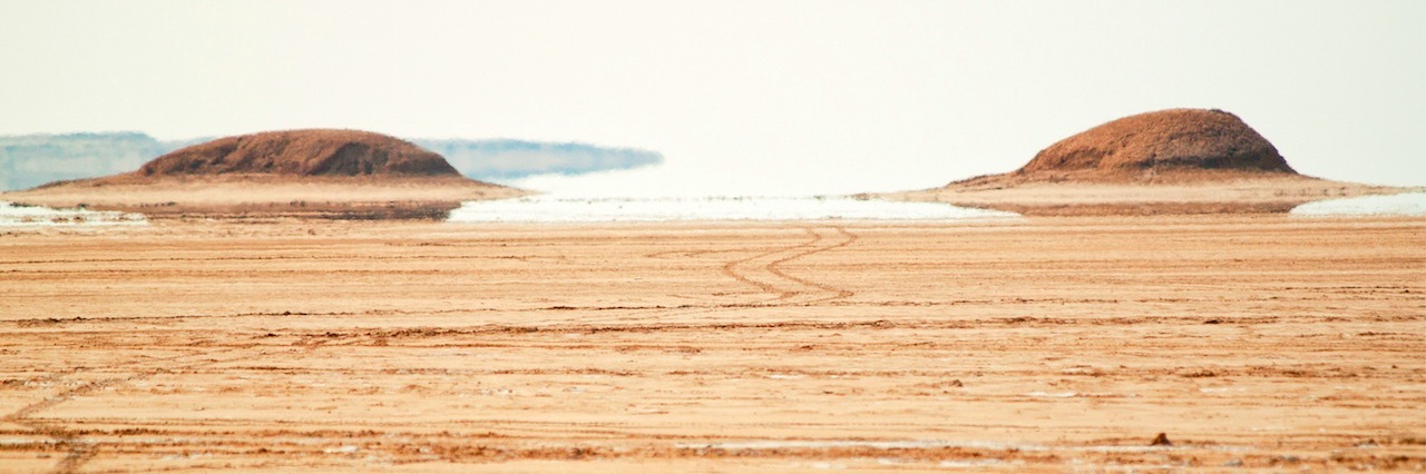 Robin Williams Inspired Me to Write My Mental Illness Story mirage in the desert