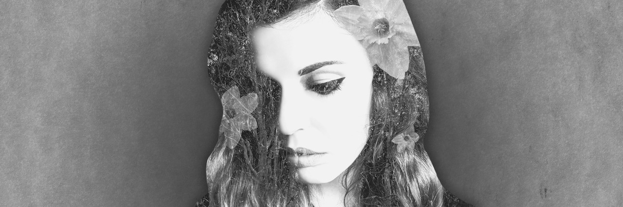 What 'Splitting' Is Like for Borderline Personality Disorder black and white drawing of a woman