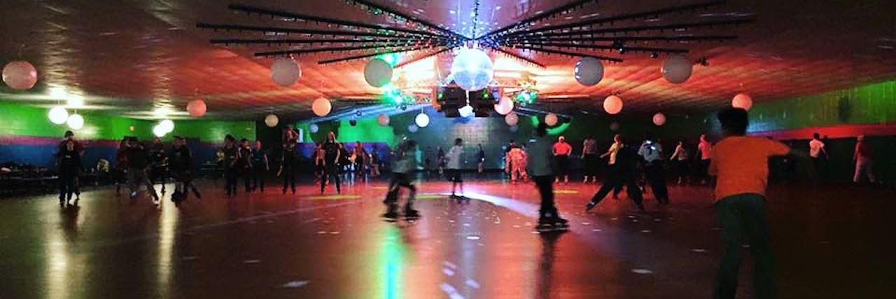 Life Lessons on One Year Anniversary of Type 1 Diabetes Diagnosis indoor roller skating rink with colored lights