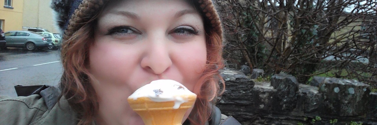 Multiple Sclerosis: Why It's Hard for Me to Answer 'How Are You?' Woman eating an ice cream cone