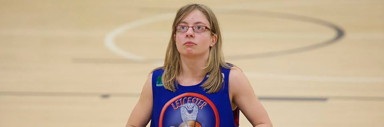 Rachel-Ann Edwards playing wheelchair basketball.