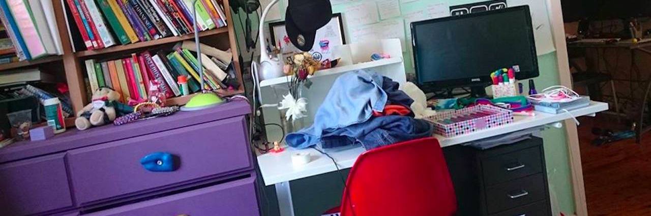 26 Pictures That Show What OCD Really 'Looks' Like messy room