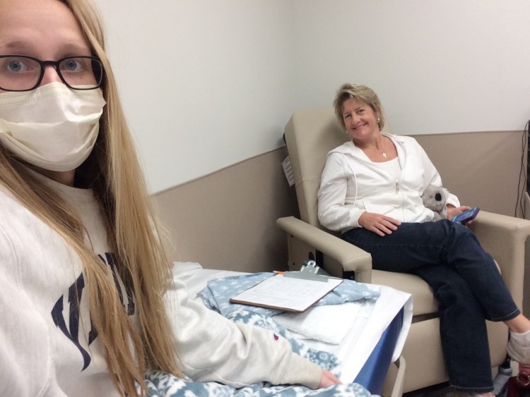 Hospital selfies with Momma!