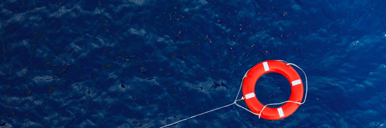 22 Tips for People Diagnosed With Borderline Personality Disorder life saver floating in the water. Text reads: 22 survival tips for anyone newly diagnosed with borderline personality disorder