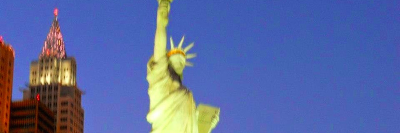 What It's Like Traveling With Dissociative Identity Disorder a picture of the Statue of Liberty