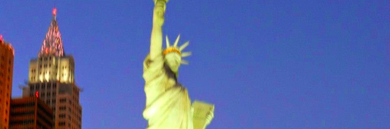 a picture of the Statue of Liberty
