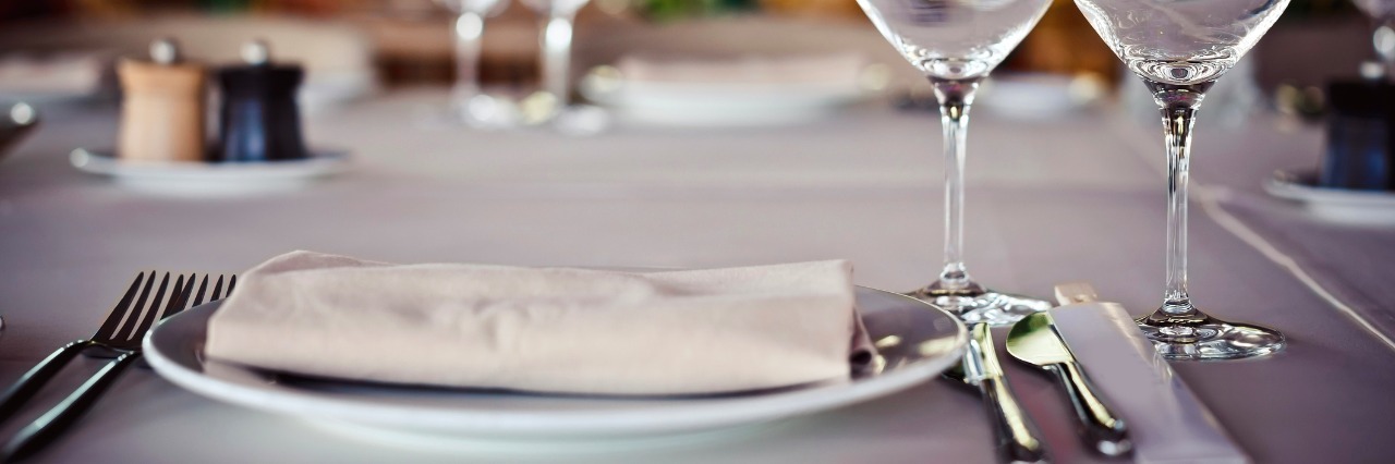 What It's Like Not Being Able to Eat Due to Ehlers-Danlos Syndrome Empty glasses set in restaurant