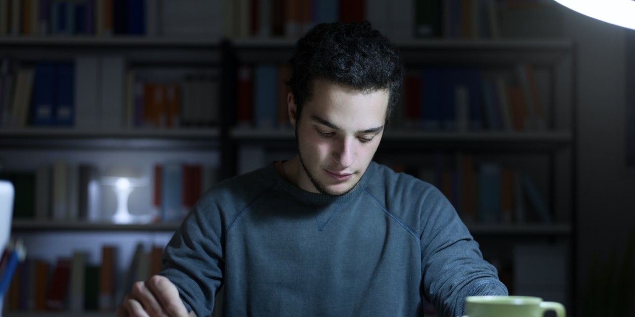 The Painful Exhaustion of ‘Hiding’ My Eating Disorder The Mighty