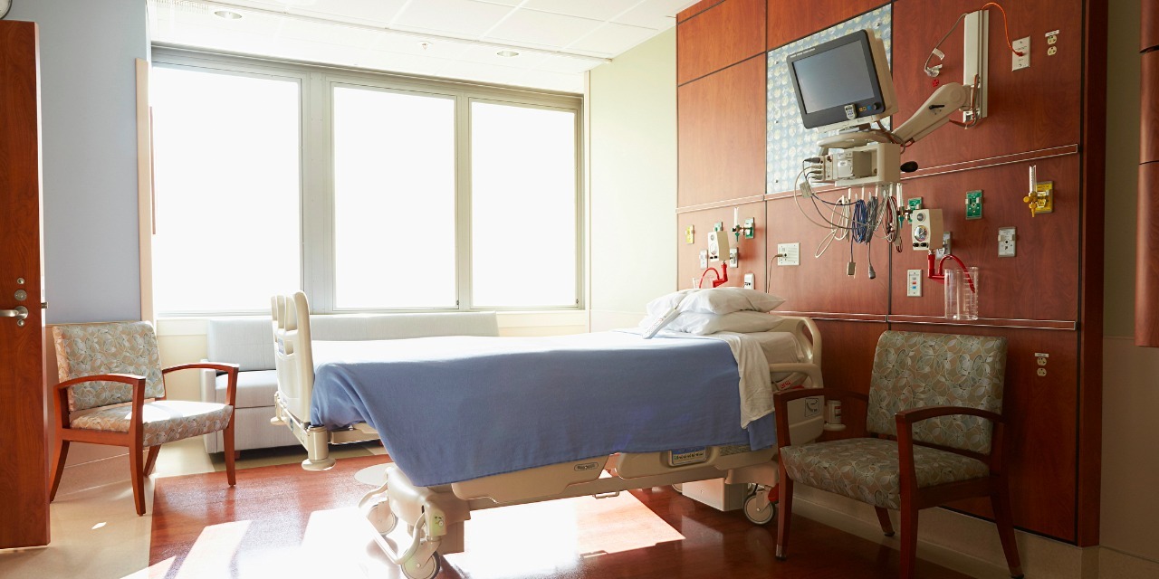 30 Items to Pack in Your Hospital Bag for a More Comfortable Stay
