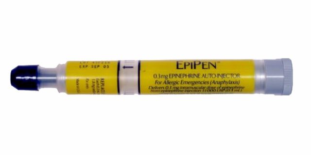 Mylan Recalls U.S. EpiPens Following International Recall of 81,000 EpiPens Image of an EpiPen