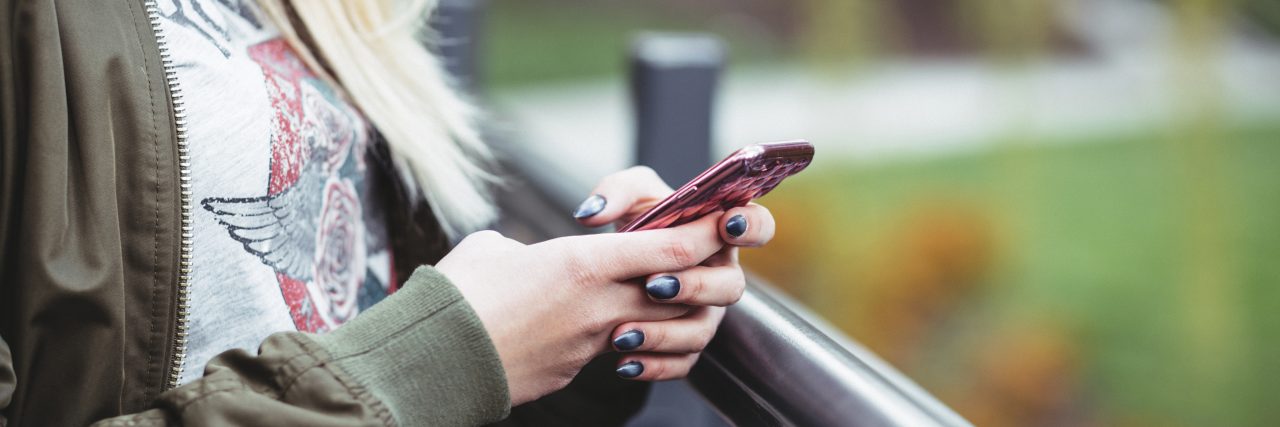 Why Depression Makes Me 'Ghost' My Friends girl texting