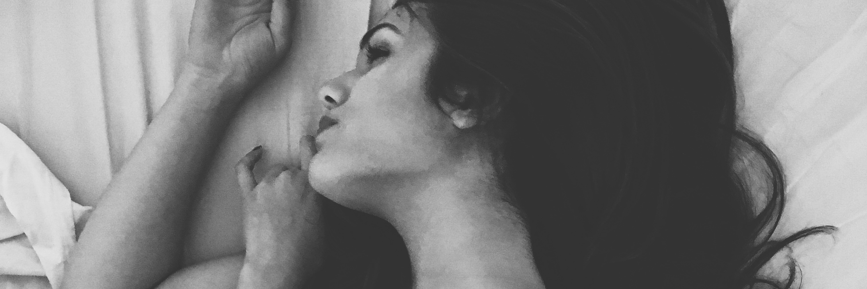 What It's Like to Live With Debilitating Depression woman in bed