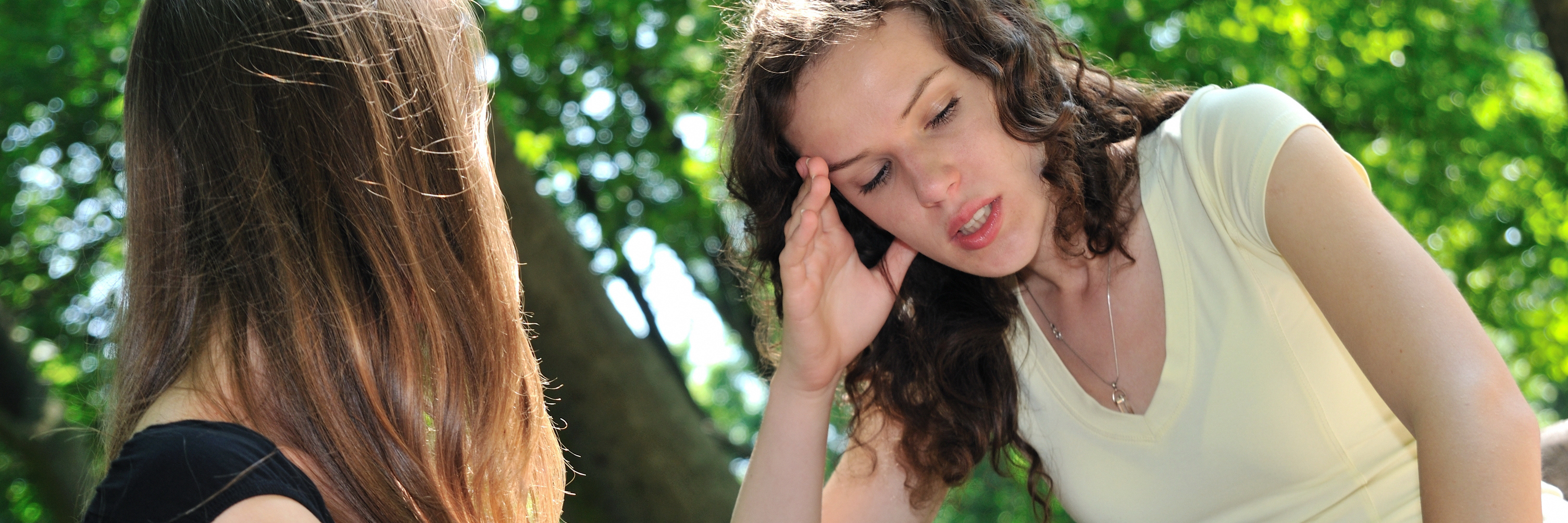 Why You Shouldn't Give Someone With Chronic Illness Medical Advice two friends arguing with each other