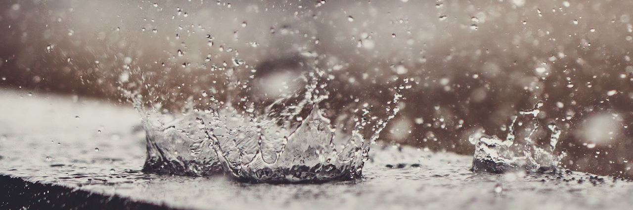 3 Reasons My Mental Illness Is Like a Storm splashing raindrops