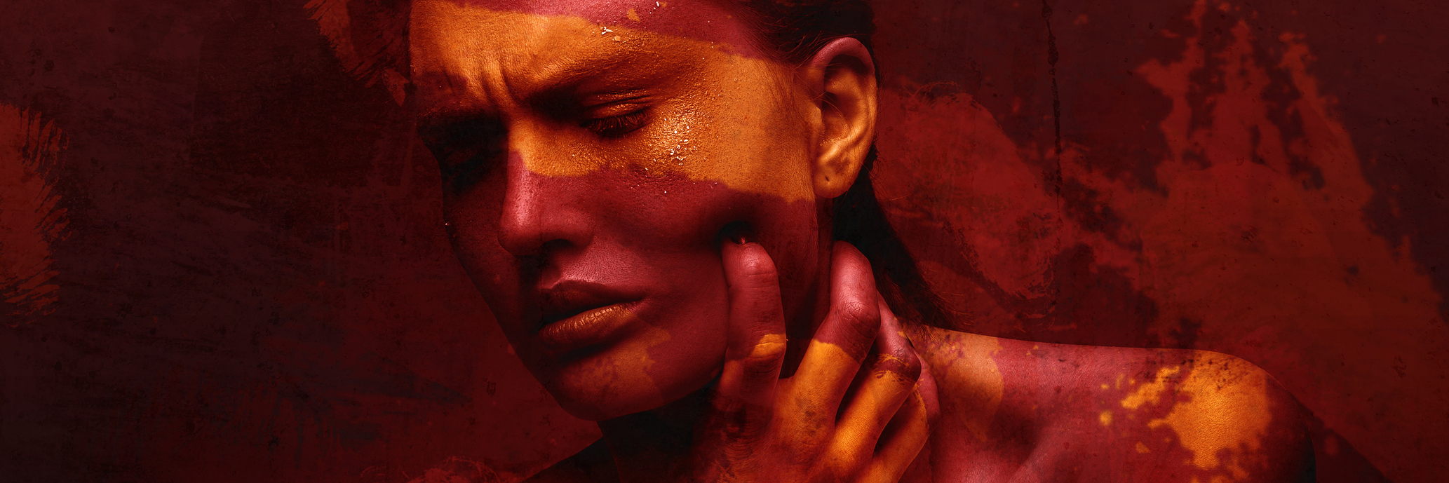 5 Ways to Accept Pain (When You Don't Want To) Woman in pain.