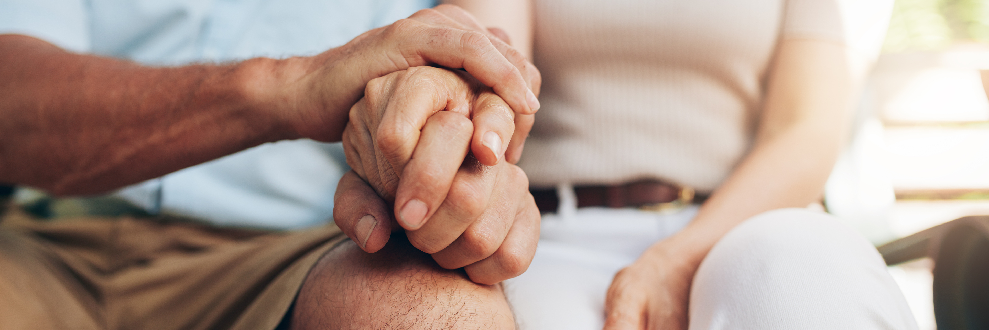 What to Remember If You Love Someone With a Mental Illness senior couple holding hands support