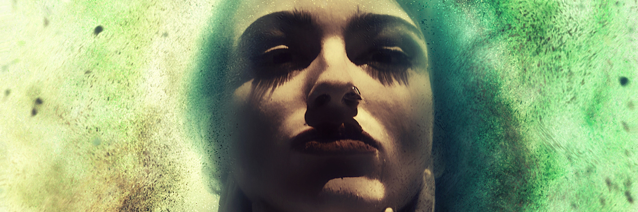 What It's Like to Fall in Love When You Have Anxiety A woman underwater