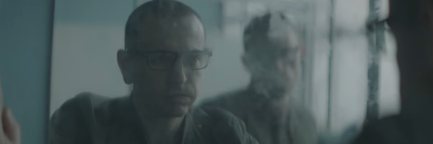 12 Linkin Park Songs That Have Helped People Through Dark Times chester in linkin park video