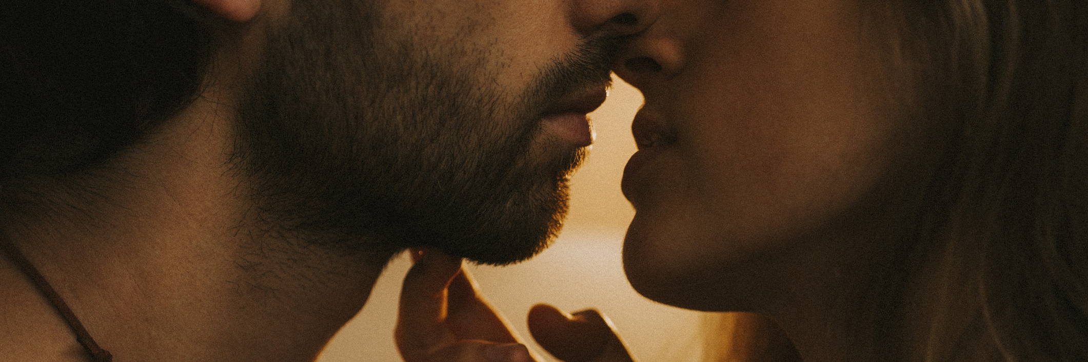 Why Hypersexuality Is the Most Difficult Aspect of My Bipolar Disorder Kissing couple
