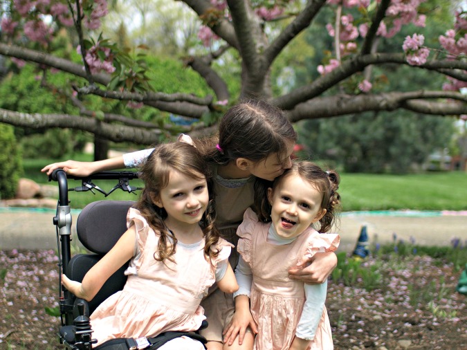 Lamp with her sisters