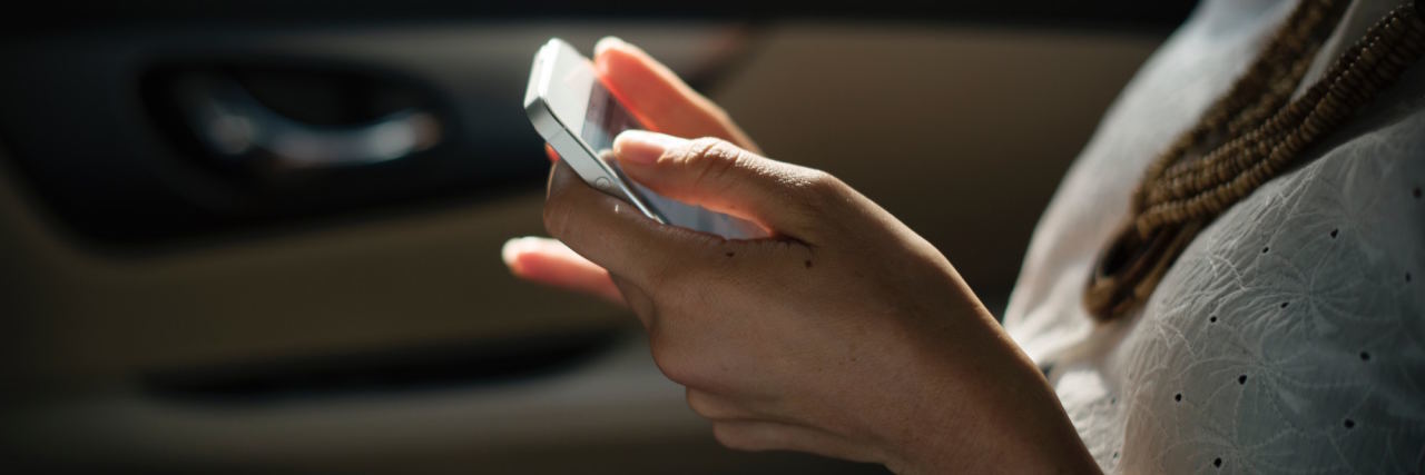 Why It Helps My Anxiety to Be on My Phone When I'm With My Family phone texting