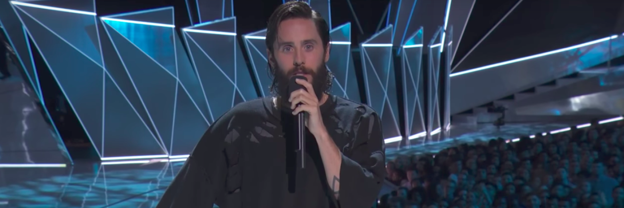 Jared Leto Honors Chester Bennington and Chris Cornell at VMAs jared leto at the vmas