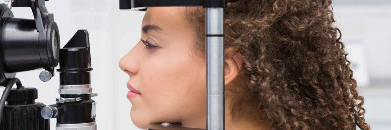 Eye Tracking Difficulties After Brain Injury and Concussion Woman doing eye test.