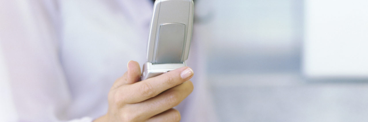 Why I'm Trading My iPhone for a Flip Phone to Help My Mental Health