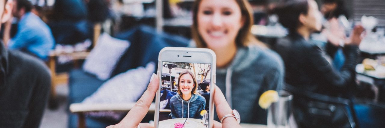 How Social Media Feeds Mimic OCD's Intrusive Thoughts