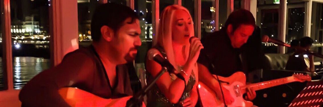 Fibromyalgia: Video of Woman Singing Doesn't Show Her Whole Story