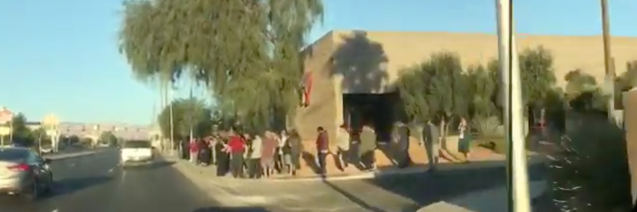 How to Help After the Las Vegas Shooting line to donate blood