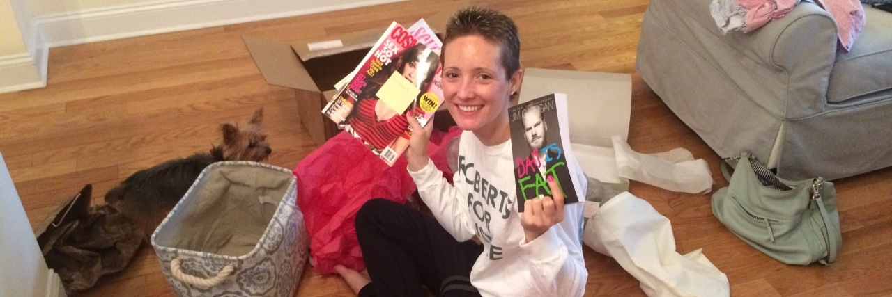 Jessica Sliwerski holding magazines