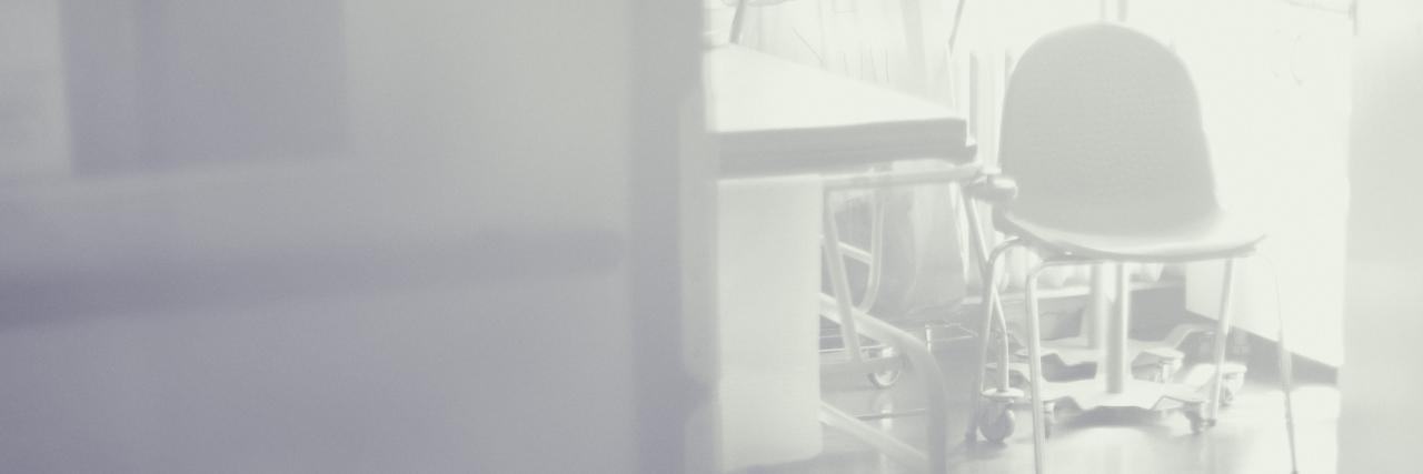 A Few Short and Sweet Lessons I've Learned During Chemo Treatment room in the hospitall