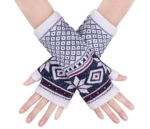 patterned fingerless gloves
